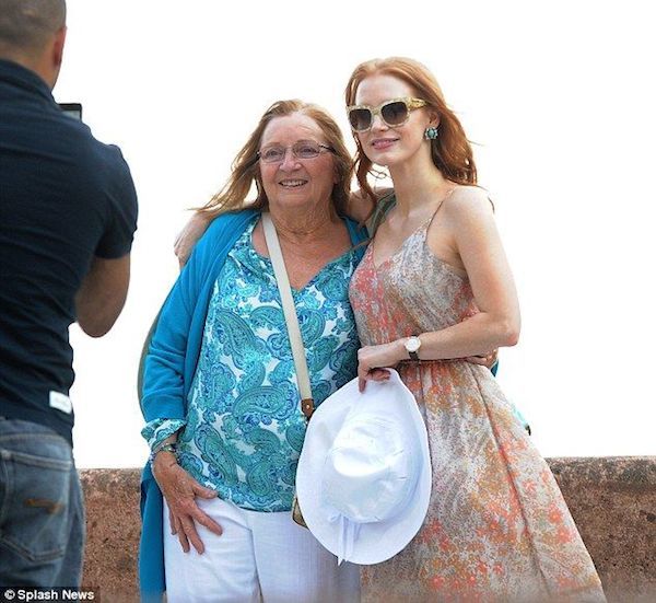 Jessica Chastain and her grandmother, a natural redhead.