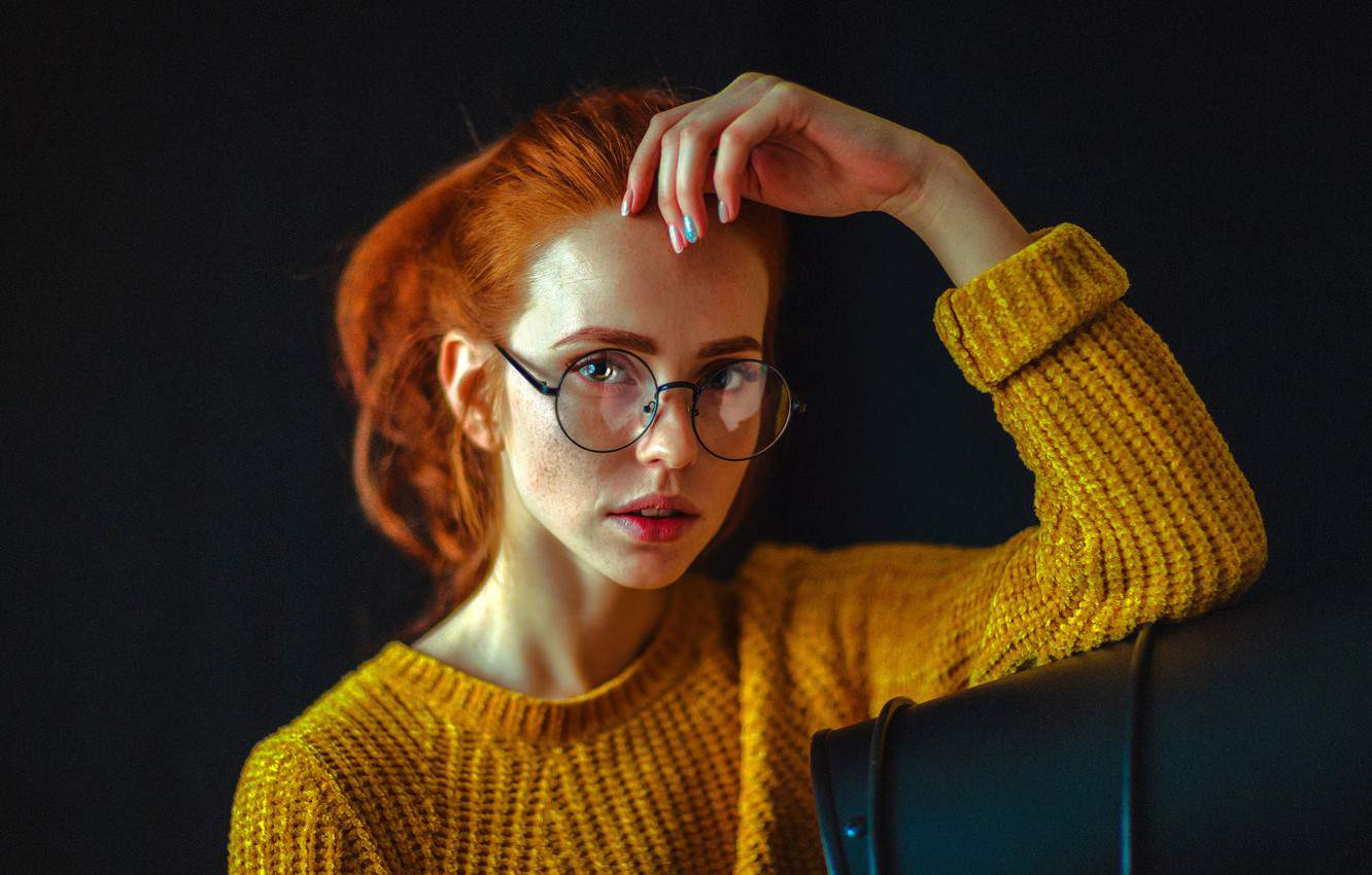 Why Redheads Should Wear The Color Yellow