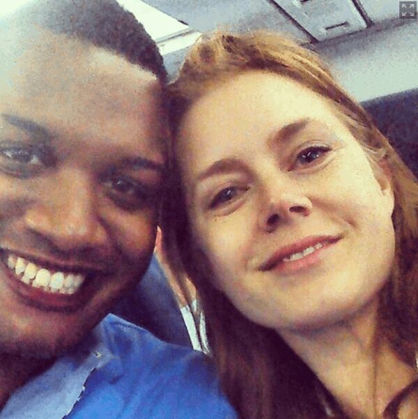 This summer, Amy Adams, gave her 1st class seat to U.S. Soldier, Ernest Owens. He took a selfie with her and it soon went viral.  