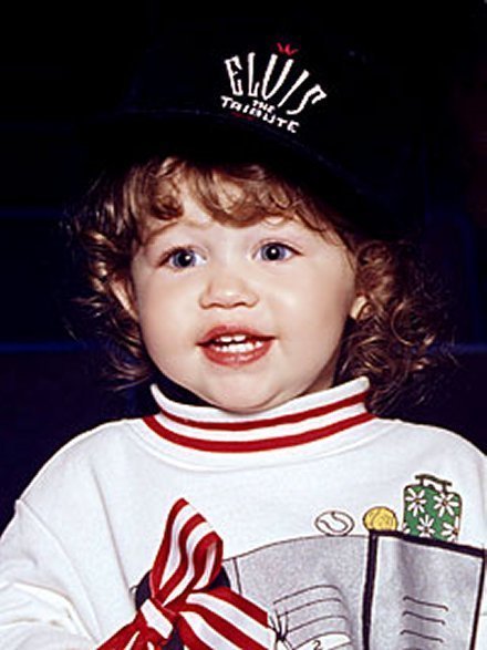 miley-cyrus_as_a_baby