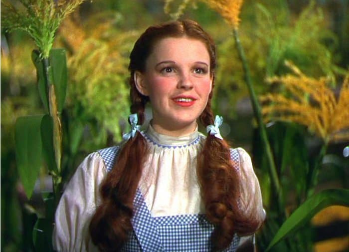 Halloween Hairstyle How-To: Dorothy from “The Wizard of Oz”