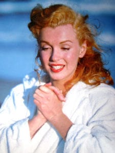 9 Rare Photos Of Marilyn Monroe As A Natural Redhead