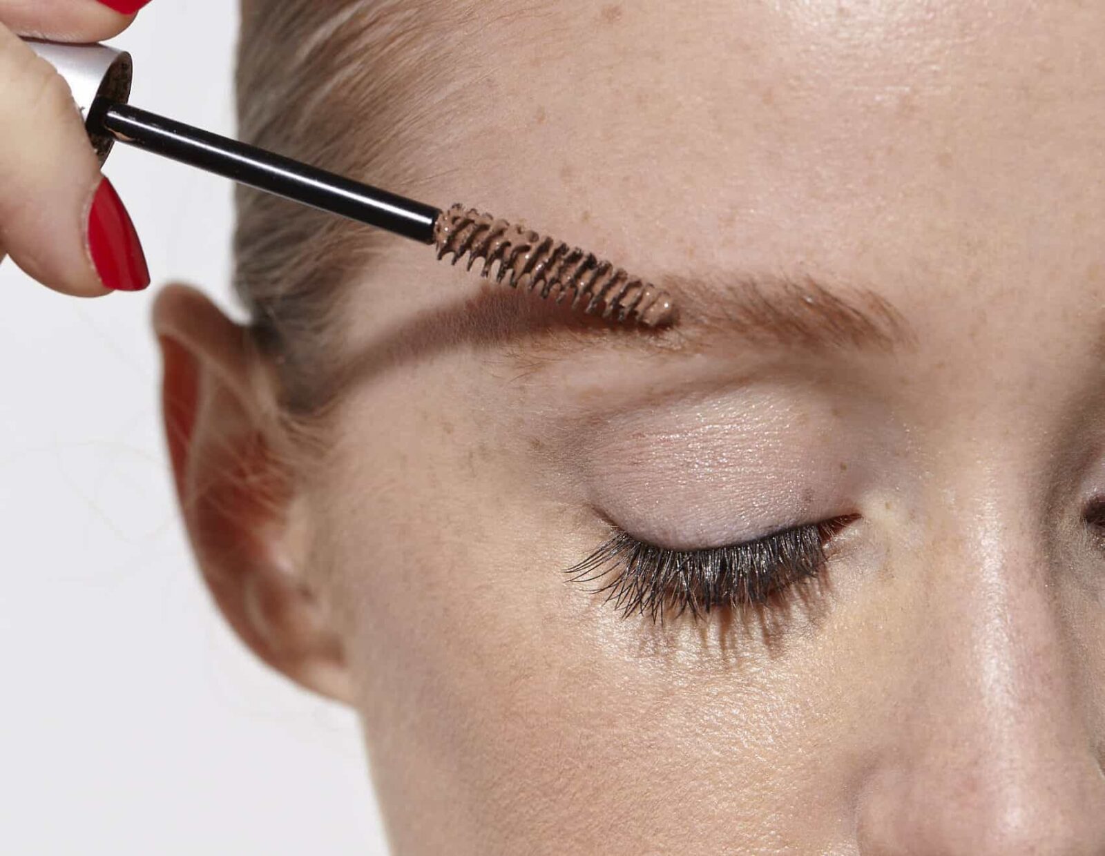 11 Best ‘Redhead Friendly’ Eyebrow Gels