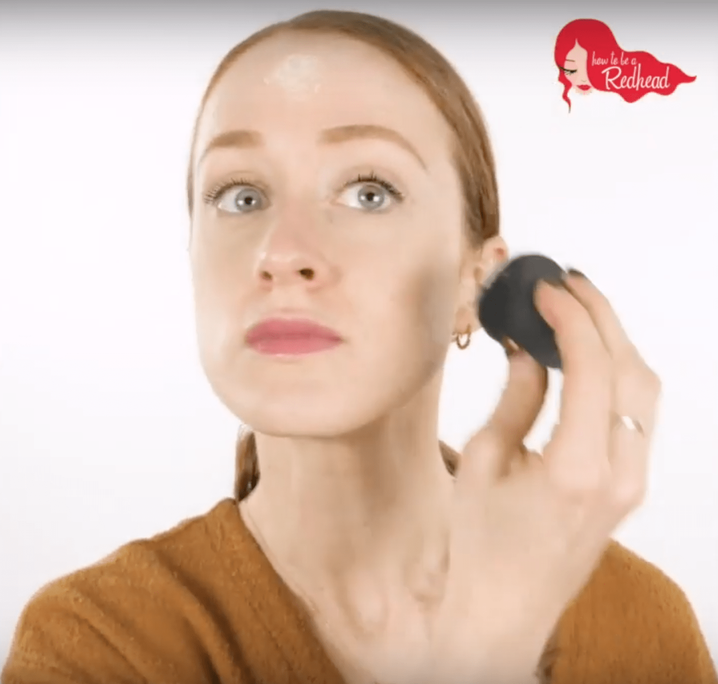 How to Properly Apply Setting Powder to Redhead Skin