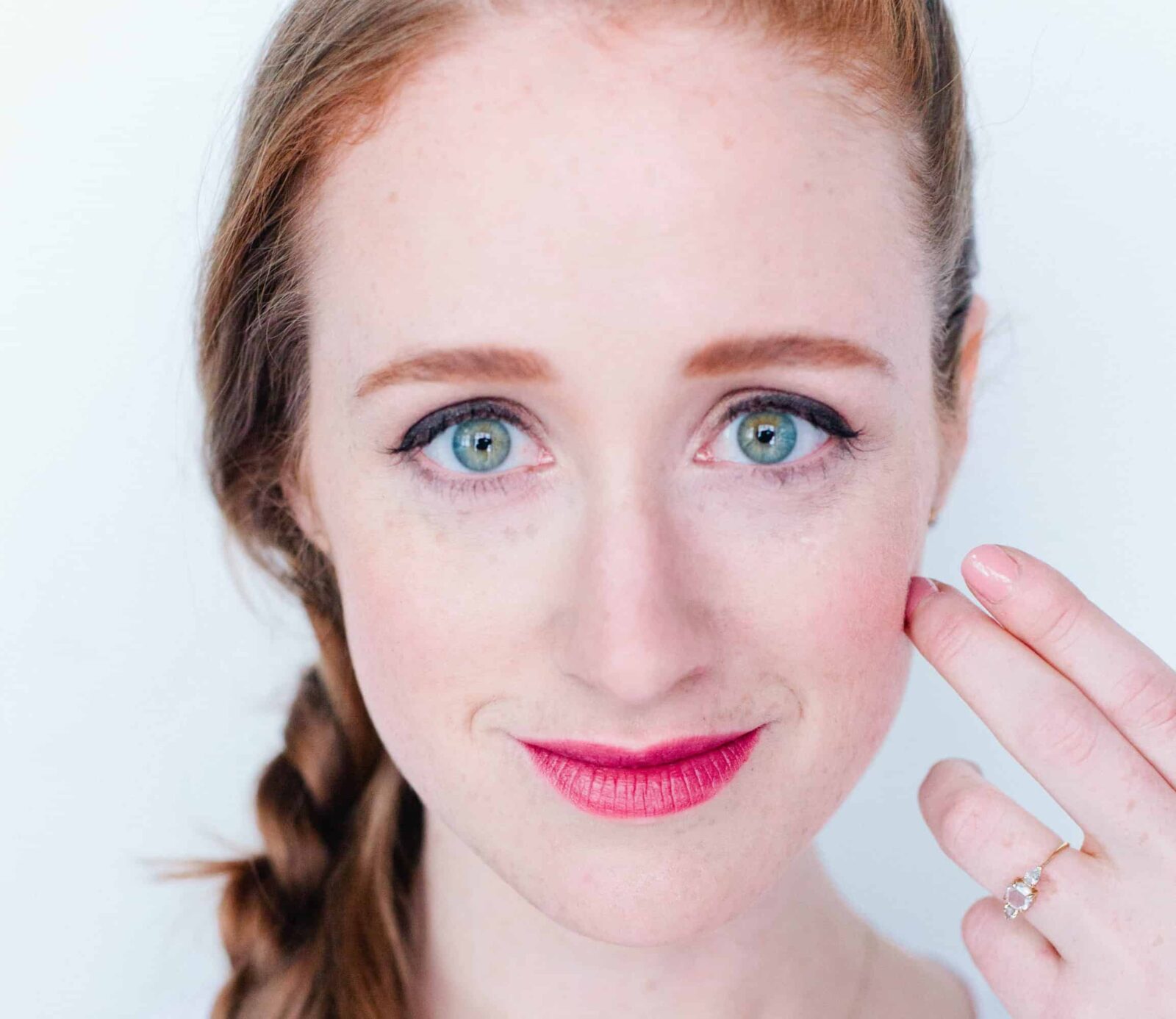 The Best Highlighters for Your Redhead Skin Tone