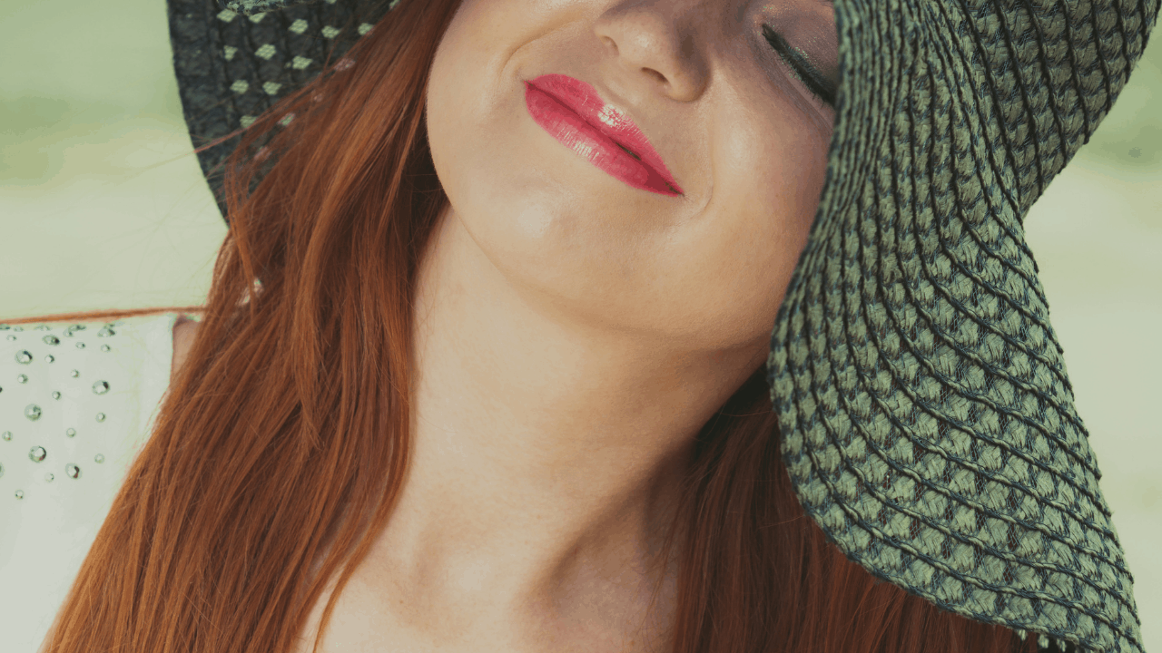 5 After-Sun Hair Tips For Redheads