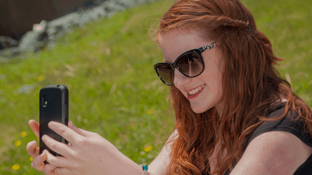 6 Tips for Better Smartphone Photography of Your Red Hair