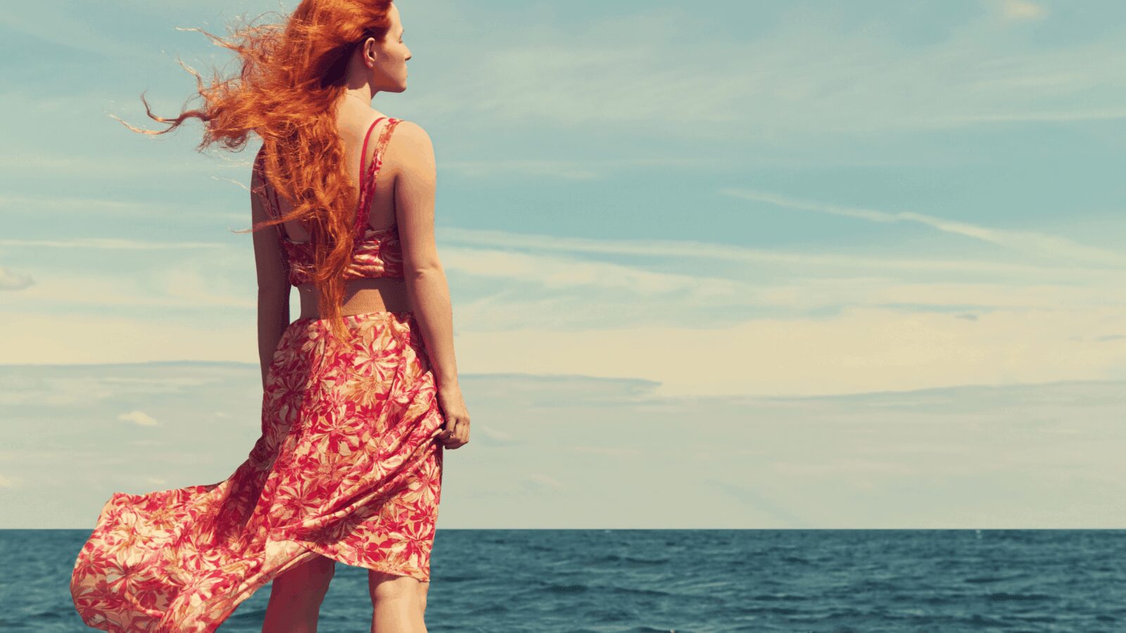 4 Redhead-Friendly Swimsuit Styles for Any Body Type