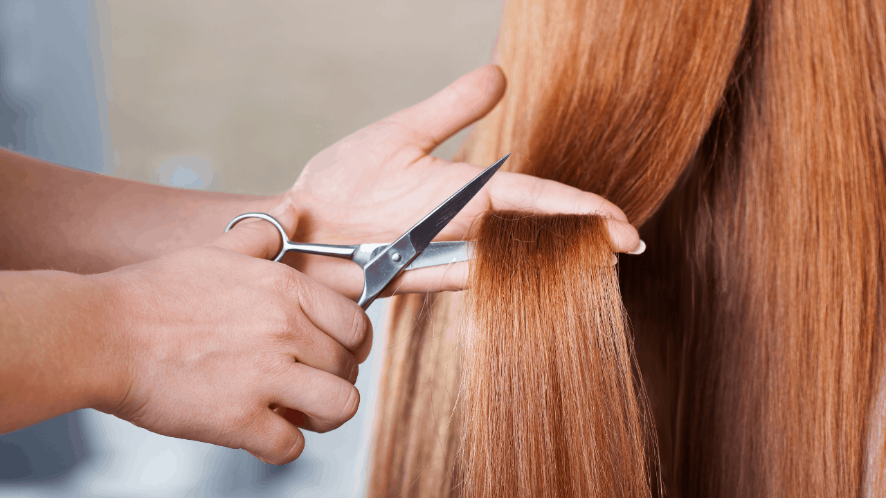 The Difference Between Wet and Dry Haircuts for Your Red Hair