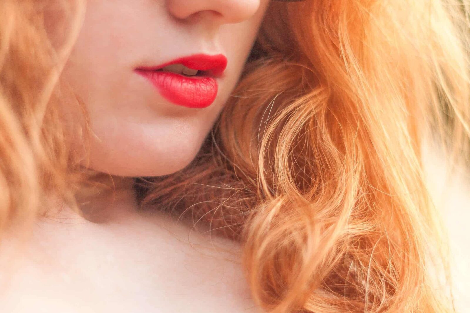 The 10 Best Lip Glosses For Redheads That Aren’t Sticky