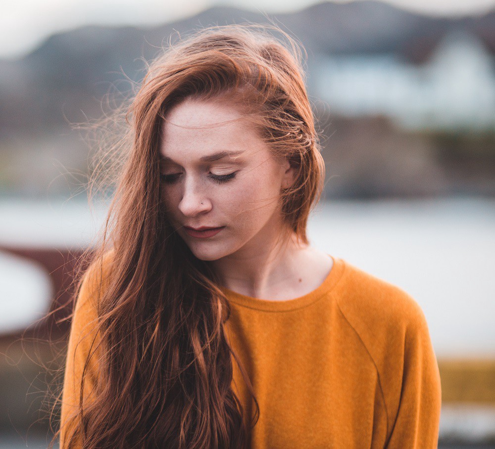 6 Ways to Combat Thinning Red Hair
