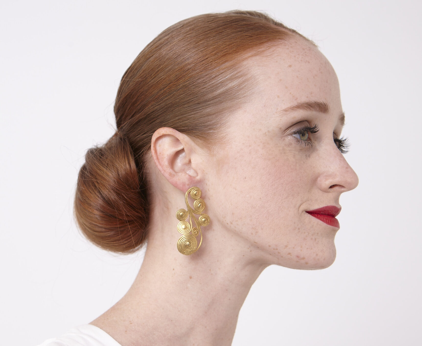 How To Choose Jewelry To Complement Your Skin Tone and Red Hair