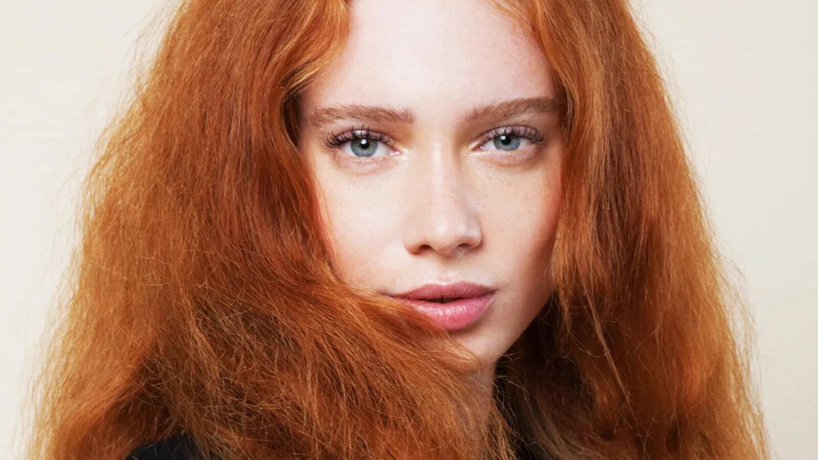 What Is Powder Shampoo and How Can Redheads Benefit?