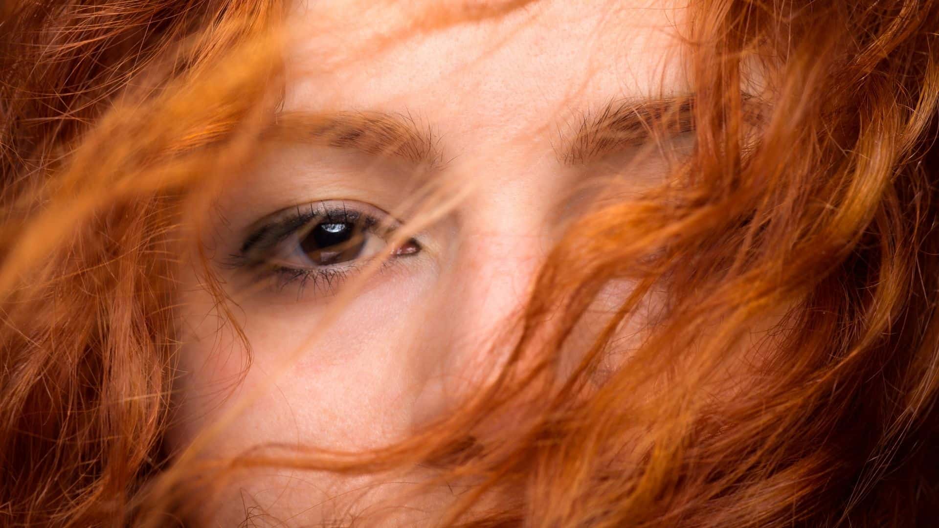 The Best Colors Redheads Can Wear to Enhance Eye Color