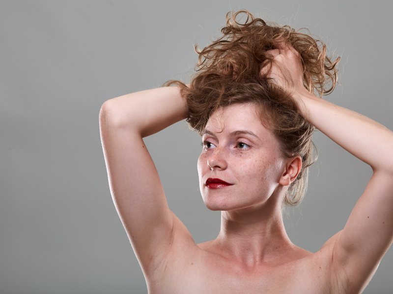 How Redheads Can Combat Frizz in the Humid Months