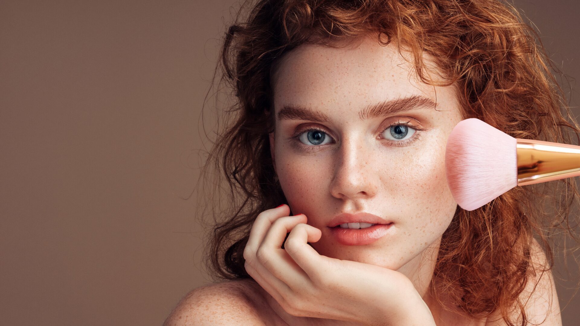 How Redheads Can Achieve the Perfect Summer Blush