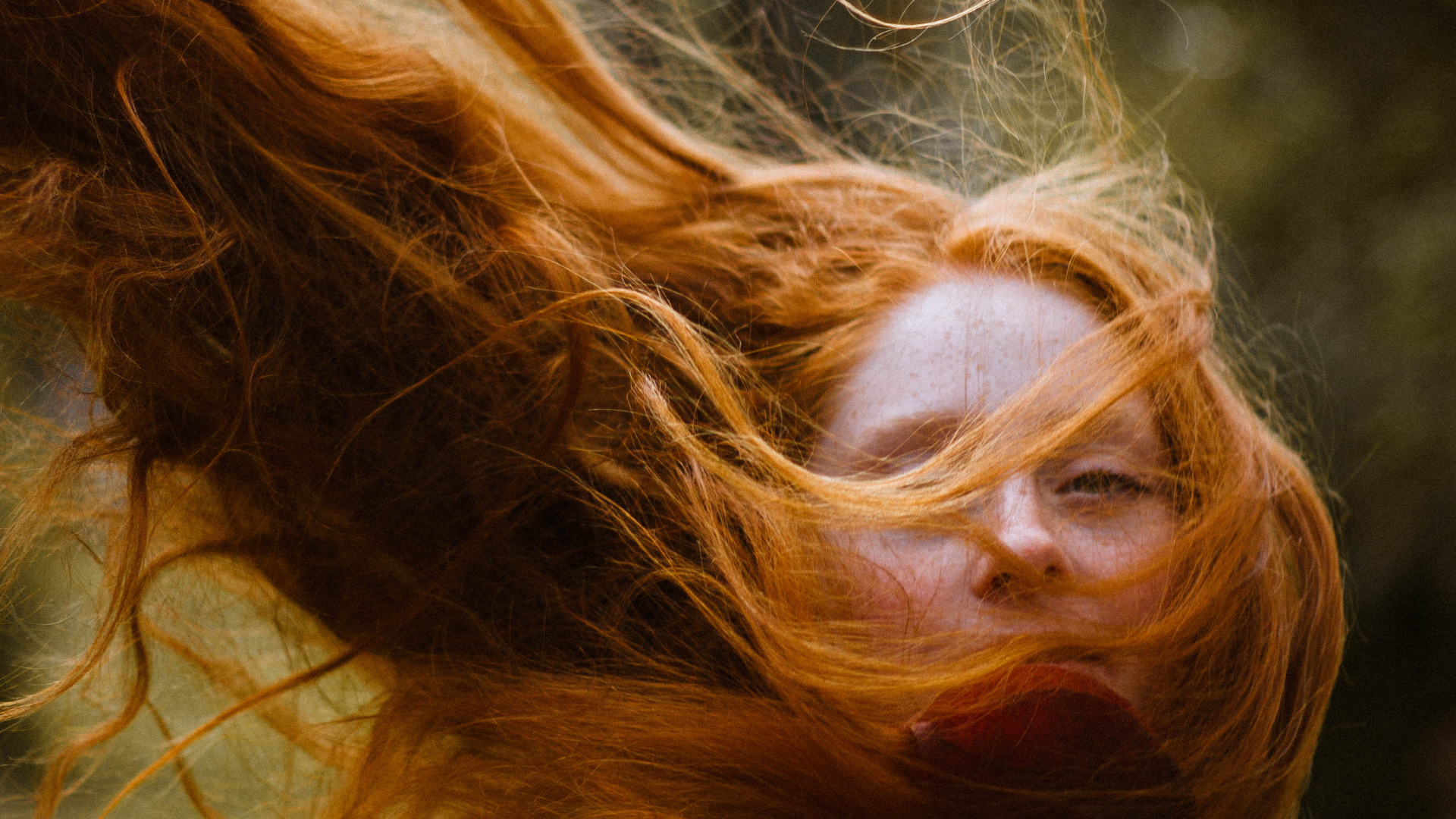 Is Your Red Hair Fine or Thin? Here’s How to Tell the Difference