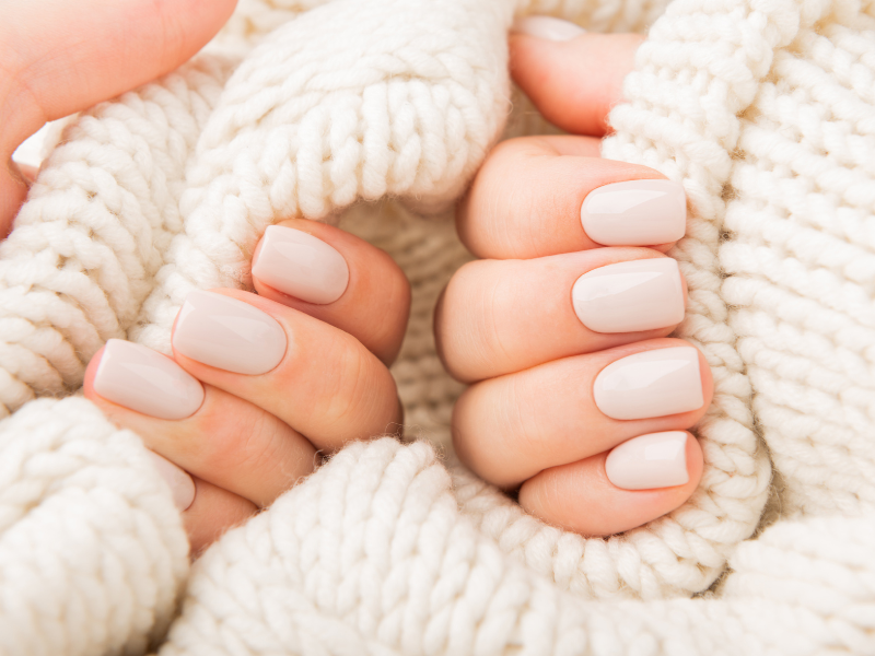 6 Redhead-Friendly Nail Ideas to Transition from Fall to Winter