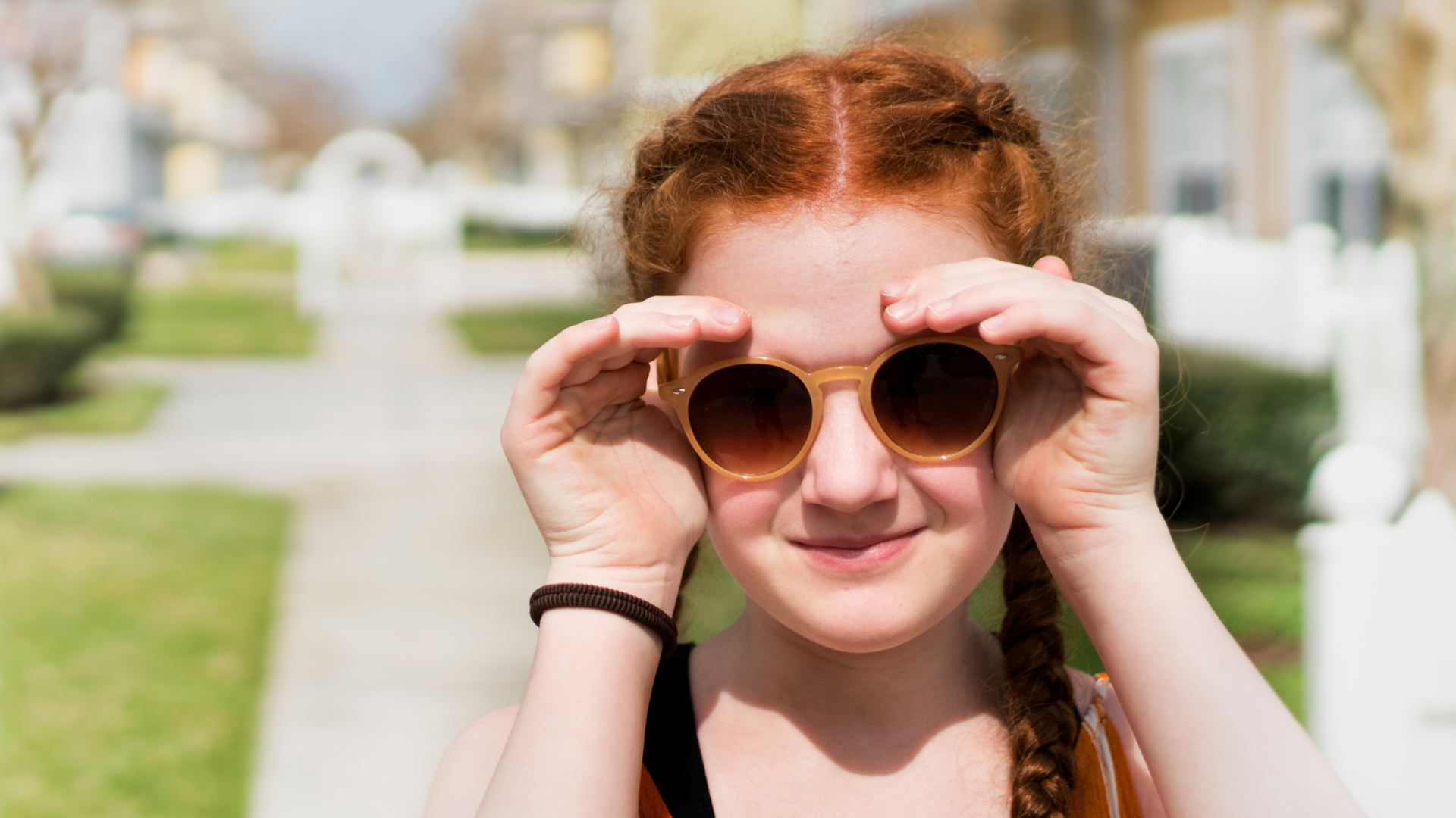 Redhead Warning: Your Eyes Can Get Sunburnt & Here’s How to Prevent It