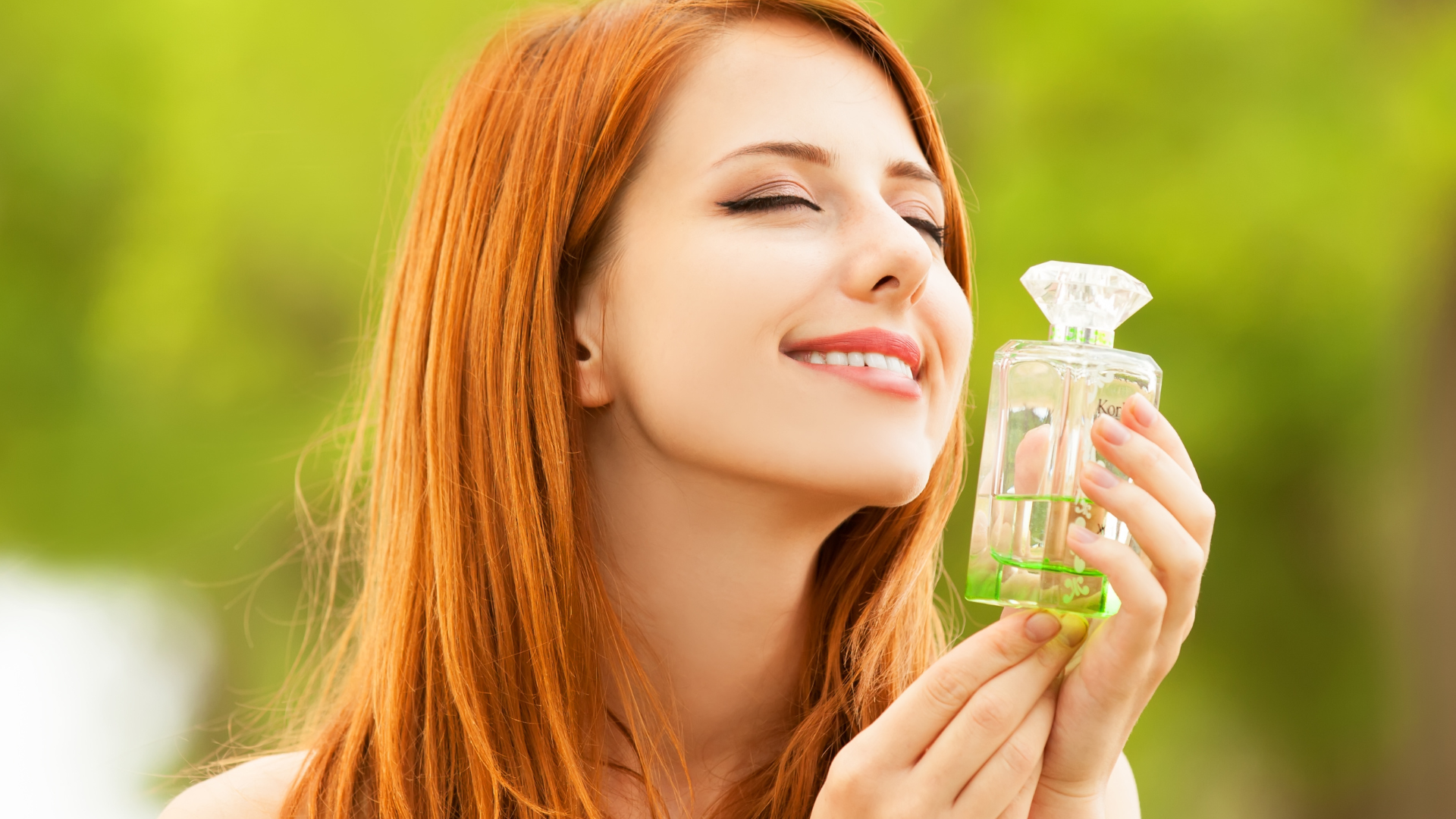 What’s Best For Redheads: Perfume Oil Vs. Alcohol Based Fragrances
