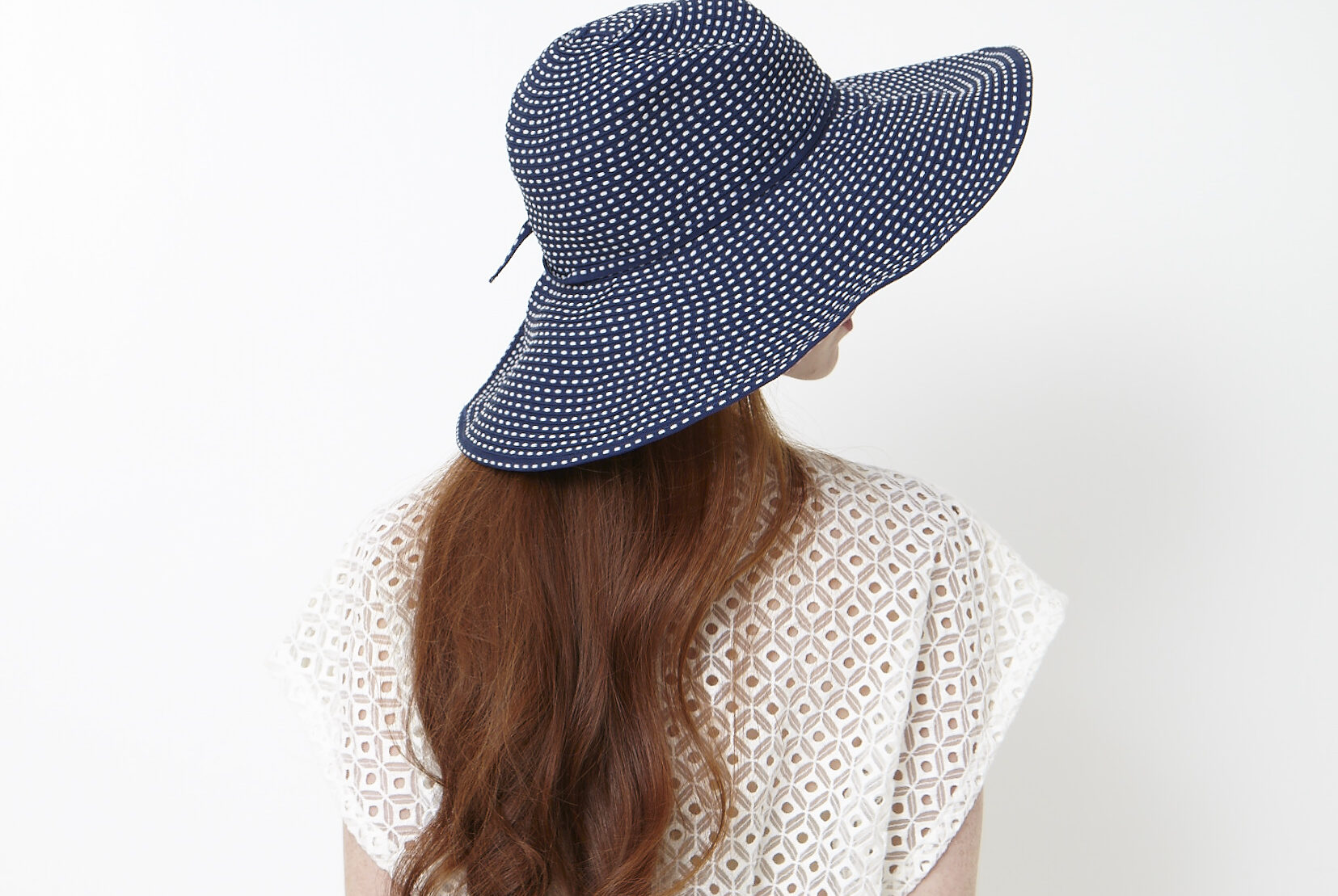 6 of the Best Hats to Protect Redheads from The Sun