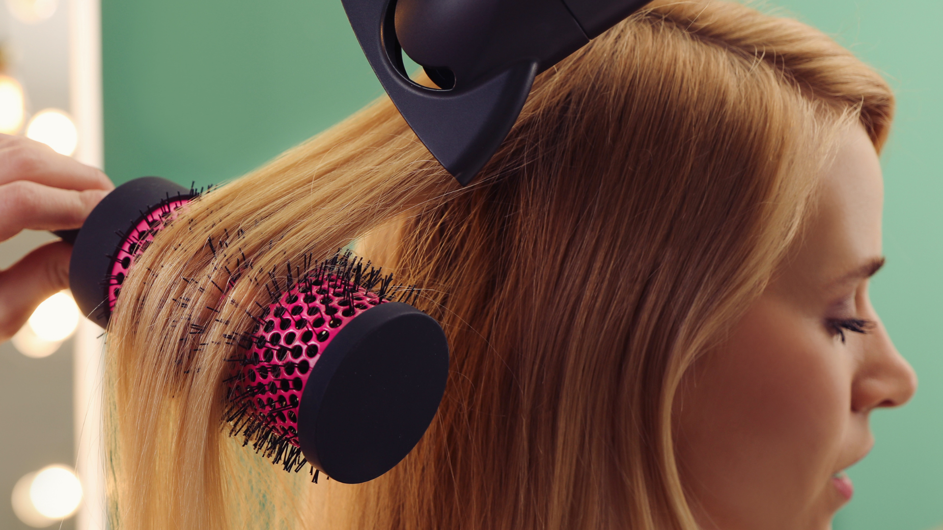 How Redheads Can Choose the Right Size Round Hairbrush