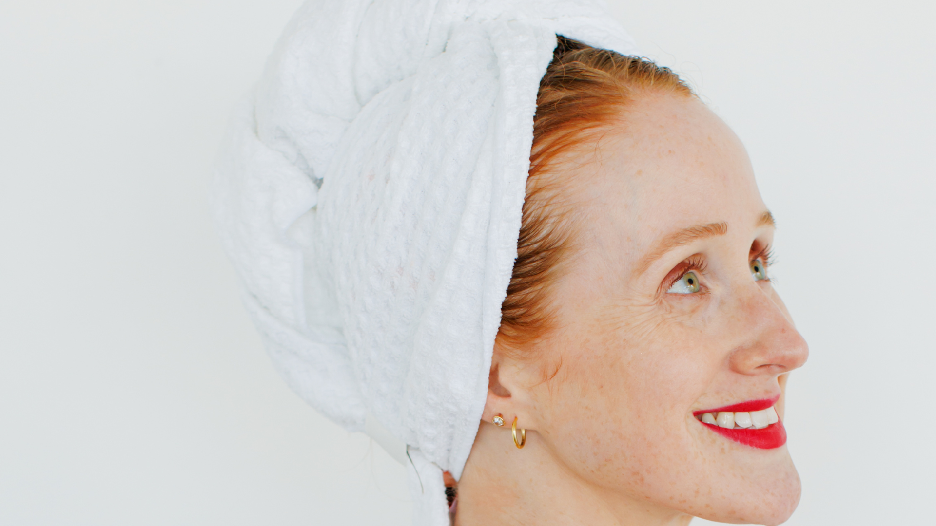 A Step By Step Guide For Redheads: No Frizz Curls