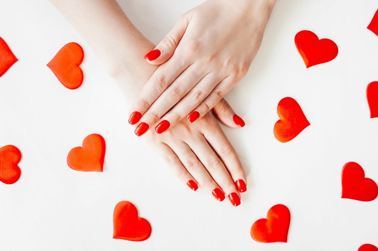 75 Best Valentine's Day Nail Designs You Will Love (2023 Update) | Valentine's  day nails, Red nails, Heart nail designs